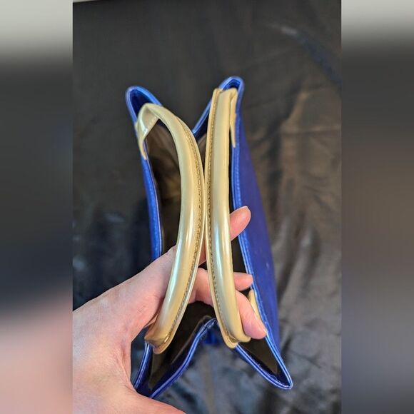 Clinique Tote Large Cosmetic Case Metallic Blue Tan Gold Handle Vinyl Patent - Picture 5 of 9